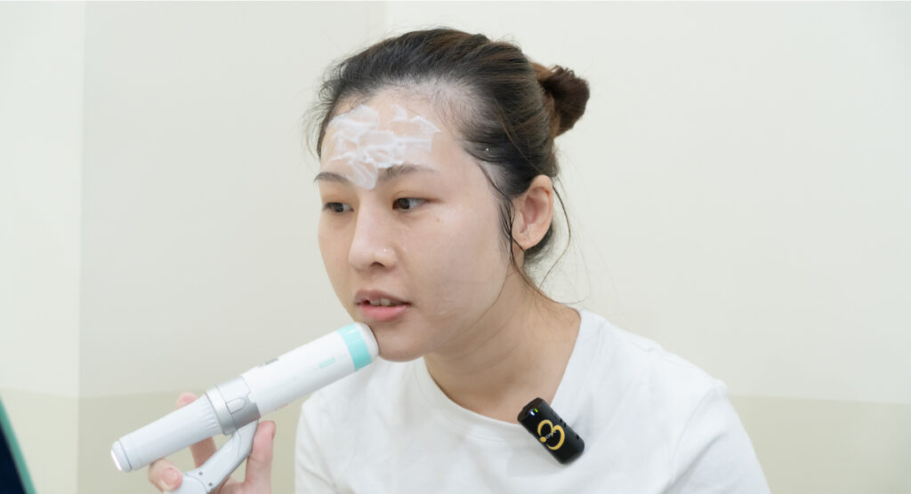 劉慧穎醫師施打電音波
